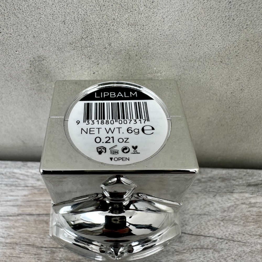 NWT KARL LAGERFELD MODELCO - KISS ME KARL LIP BALM -NEW, SEALED! LIMITED EDITION - Picture 3 of 4